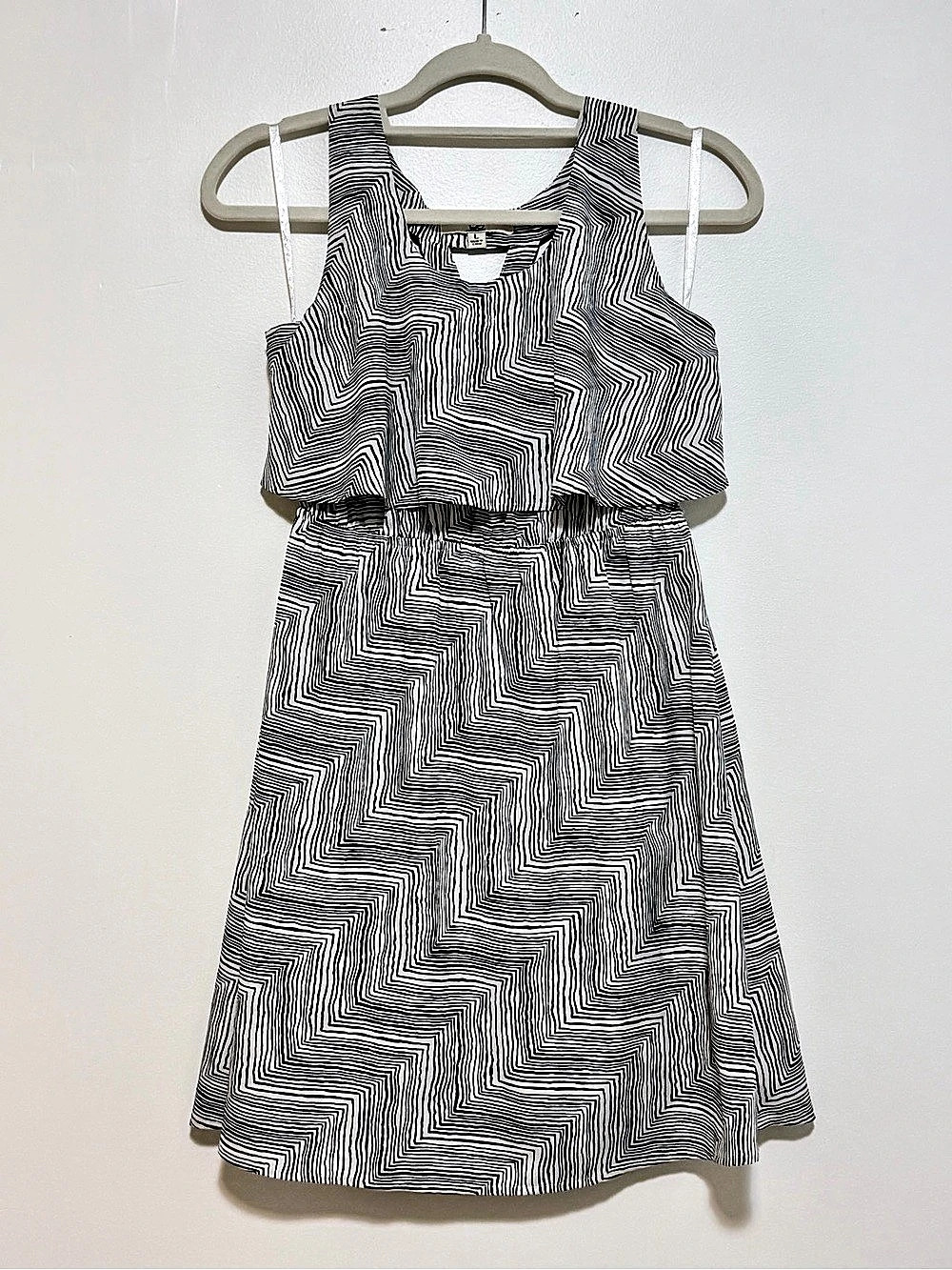 Ya Los Angeles Black & White Chevron Print Sleeveless Mini Dress